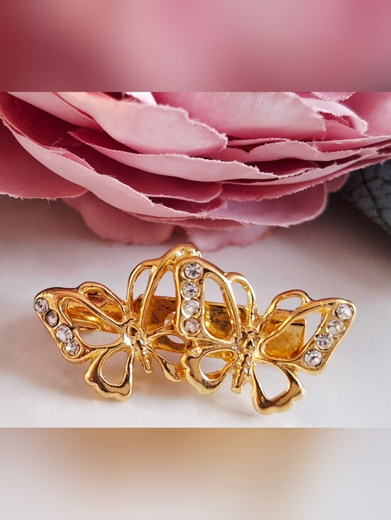 Vintage Jewelry - Vintage 80s ✨️🦋🦋Beautiful Jewelled Butterfly Brooch/Pin